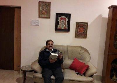 Sri-DS-Gangwar-IAS-Pr.-Secretary-to-Honble-CM-Bihar-reading-the-book