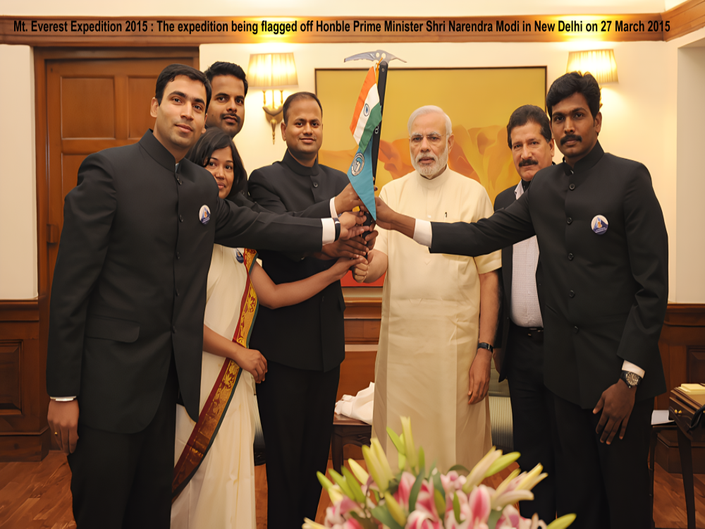 The-expedition-being-flagged-off-Honble-Prime-Minister-Shri-Narendra-Modi-in-New-Delhi-on-27-March-2015-1.png